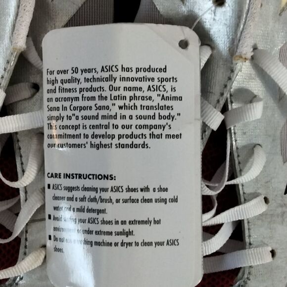 New Without tags."Asics" woman's kleets - Picture 8 of 9